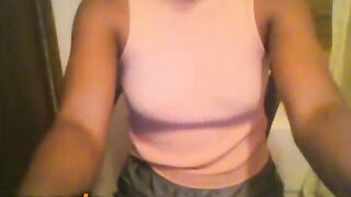 Black Teen Plays With Tits On Omegle
