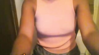 Black Teen Plays With Tits On Omegle