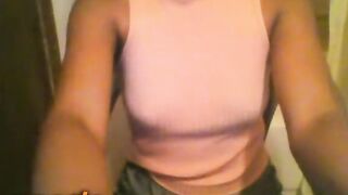Black Teen Plays With Tits On Omegle