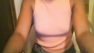 Black Teen Plays With Tits On Omegle