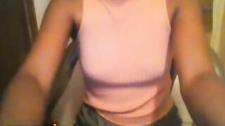 Black Teen Plays With Tits On Omegle