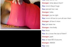Busty Black Girl Plays On Omegle