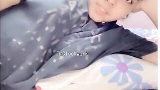 Arabic Girl Plays WIth Her TIts On Omegle