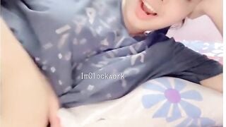 Arabic Girl Plays WIth Her TIts On Omegle
