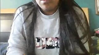 Dark Skinned UK Girl 18 Flashes Boobs on Omegle