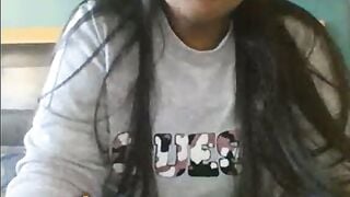 Dark Skinned UK Girl 18 Flashes Boobs on Omegle