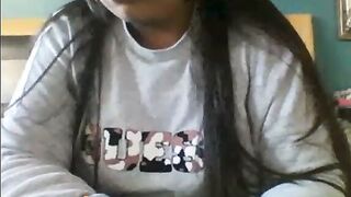 Dark Skinned UK Girl 18 Flashes Boobs on Omegle