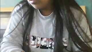 Dark Skinned UK Girl 18 Flashes Boobs on Omegle