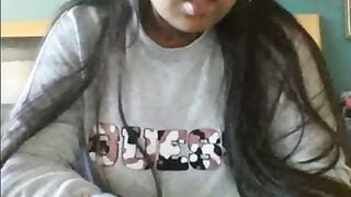 Dark Skinned UK Girl 18 Flashes Boobs on Omegle