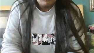 Dark Skinned UK Girl 18 Flashes Boobs on Omegle