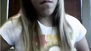 Amateur Teen Masturbates On Public Gym