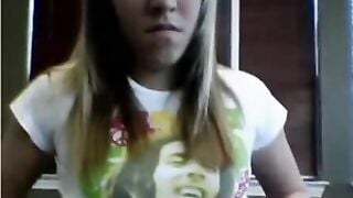Amateur Teen Masturbates On Public Gym