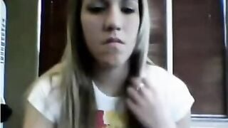 Amateur Teen Masturbates On Public Gym