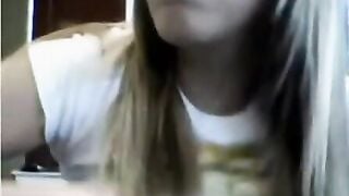 Amateur Teen Masturbates On Public Gym