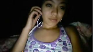 Cute 19 Year Old Columbian Girl Gets Topless