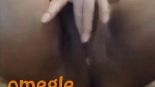 Ebony Omegle Plays With Pussy