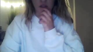 Omegle Girl Shows Off