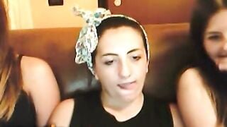 3 Girls Playin Omegle Game