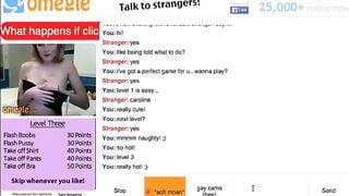 Hot Girl Strips On Omegle