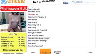 Hot Girl Strips On Omegle