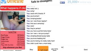 Hot Girl Strips On Omegle