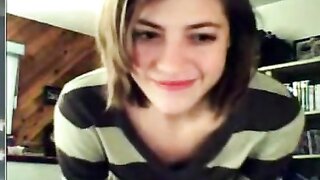 Teen Cutie Fingers Her Bush