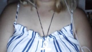 BBW with Hairbrush on Omegle + Anal