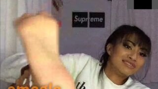 Cute Asian Teen Shows Feet on Omegle