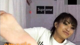 Cute Asian Teen Shows Feet on Omegle