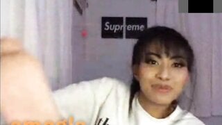 Cute Asian Teen Shows Feet on Omegle