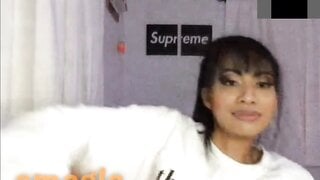Cute Asian Teen Shows Feet on Omegle