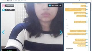 [Omegle/CR] Italian girl gets aroused by toypussy