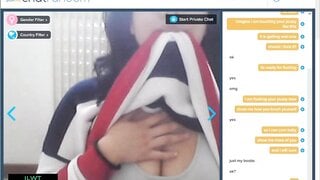 [Omegle/CR] Italian girl gets aroused by toypussy