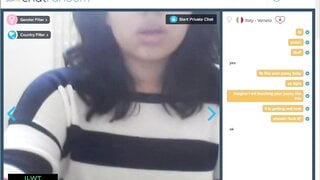 [Omegle/CR] Italian girl gets aroused by toypussy