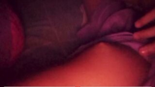 Pinay slut shows boobs