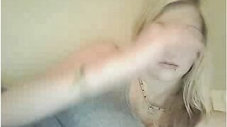 Omegle blonde showing big ghosties - 2016