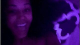ebony girl show ass