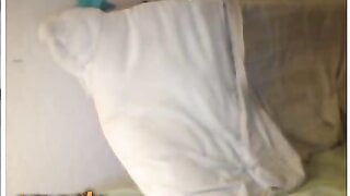 Horny Teen bates on Omegle