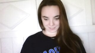 Omegle teen showing off her nudes