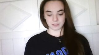 Omegle teen showing off her nudes