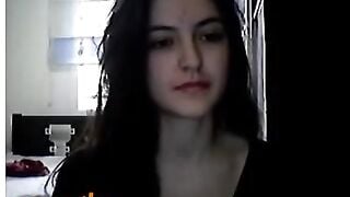 Cute teen bares it all on Omegle