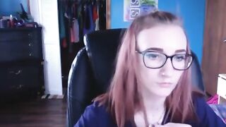 18yo HOTTIE PLAY OMEGLE GAME WITH CURLING IRON