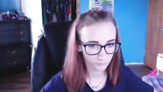 18yo HOTTIE PLAY OMEGLE GAME WITH CURLING IRON