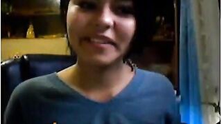 Super Pretty Short Hair Girl Show On Omegle