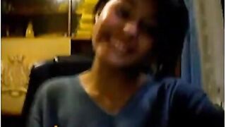Super Pretty Short Hair Girl Show On Omegle