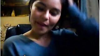 Super Pretty Short Hair Girl Show On Omegle