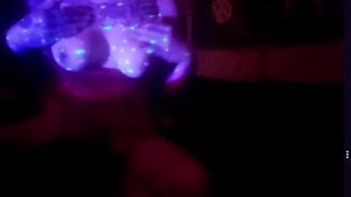 cuck on flingster shows off his girl