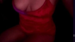 cuck on flingster shows off his girl