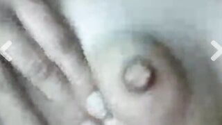 Indian beauty shows pussy and tits on flingster