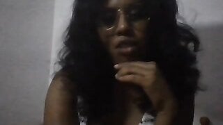 Ebony Glasses Babe Show Tits with Masturbation in Chatrandom